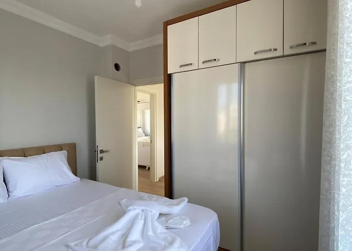 Detached In Antkoop Серик